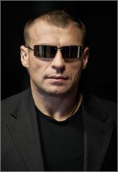 Услуги охраны,  защиты.